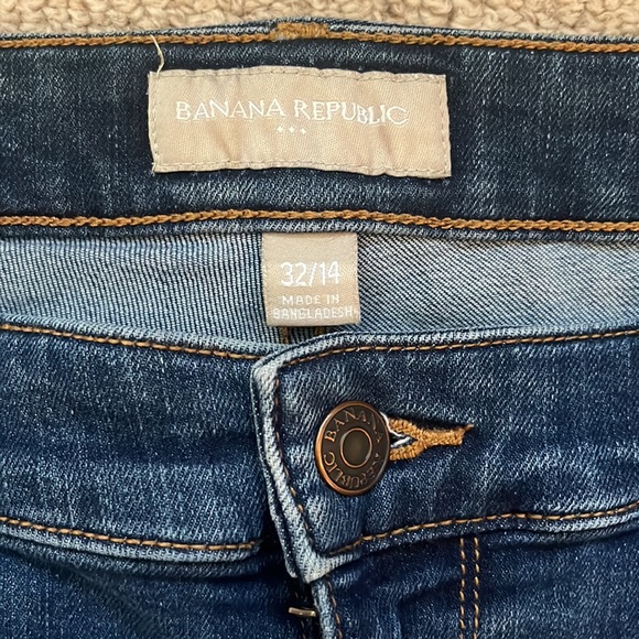 Banana Republic Jean Shorts (14) - Picture 2 of 3
